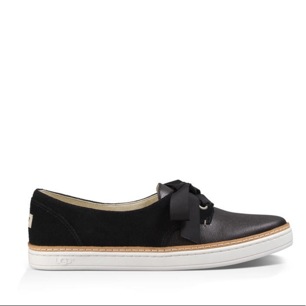 UGG Carilyn Lace Up Sneakers Black Size 9